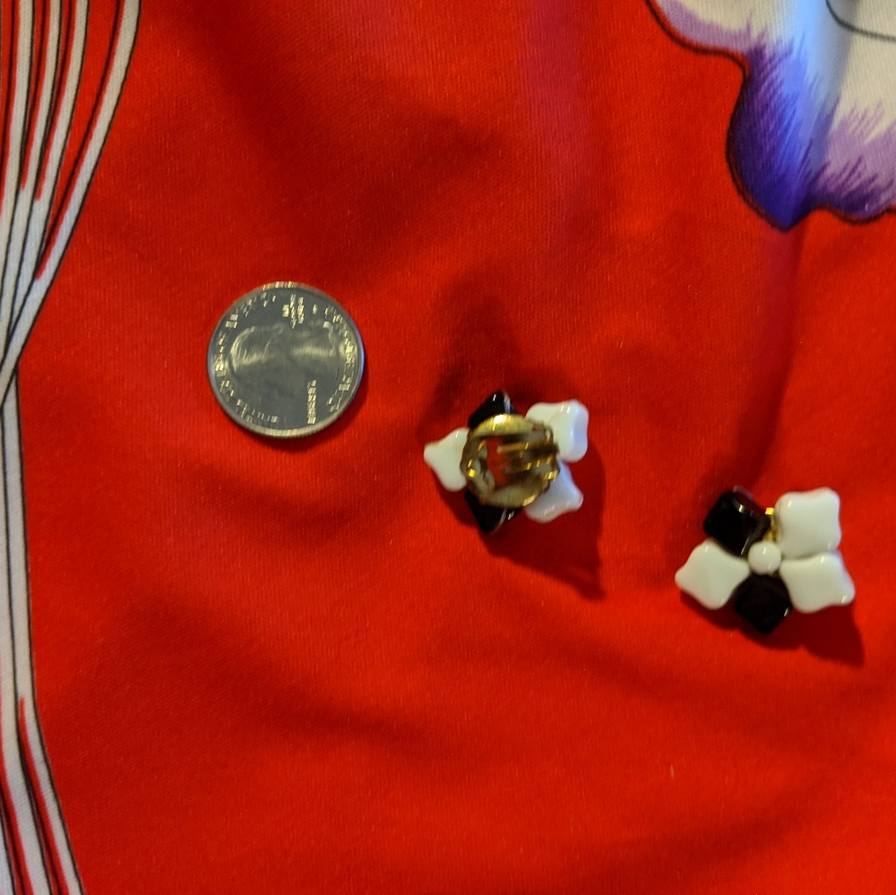 Black and White Clip-on Earrings - Picture 2 of 3